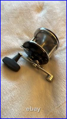 Vtg PENN LONG BEACH 60 BAITCAST Fish Fishing Reel Offshore Left Handed EUC