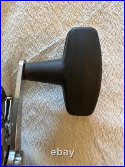 Vtg PENN LONG BEACH 60 BAITCAST Fish Fishing Reel Offshore Left Handed EUC